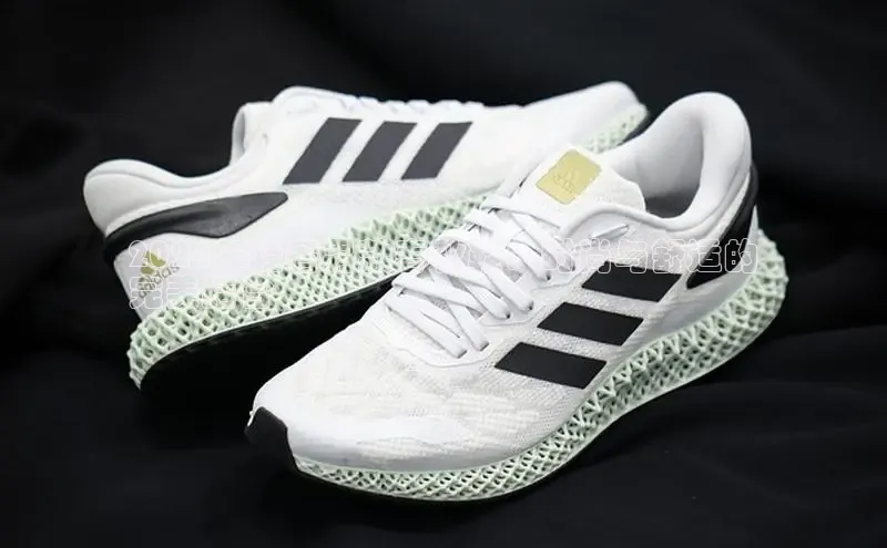 球速体育app官网入口天键股份2024年轻奢男款春秋鞋：时尚与舒适的
完美结合