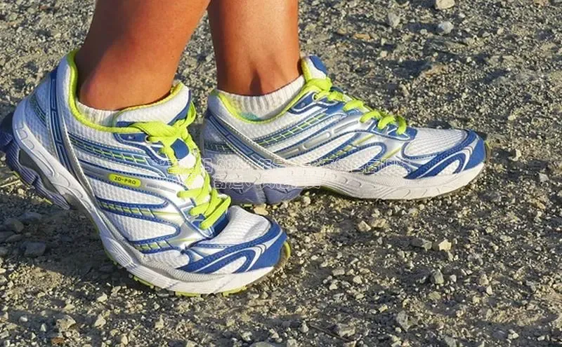 球速体育网页版登录入口神思电子**喜妈妈 2024 年最新款酒红色高跟鞋
｜时尚、舒适、风格独具**