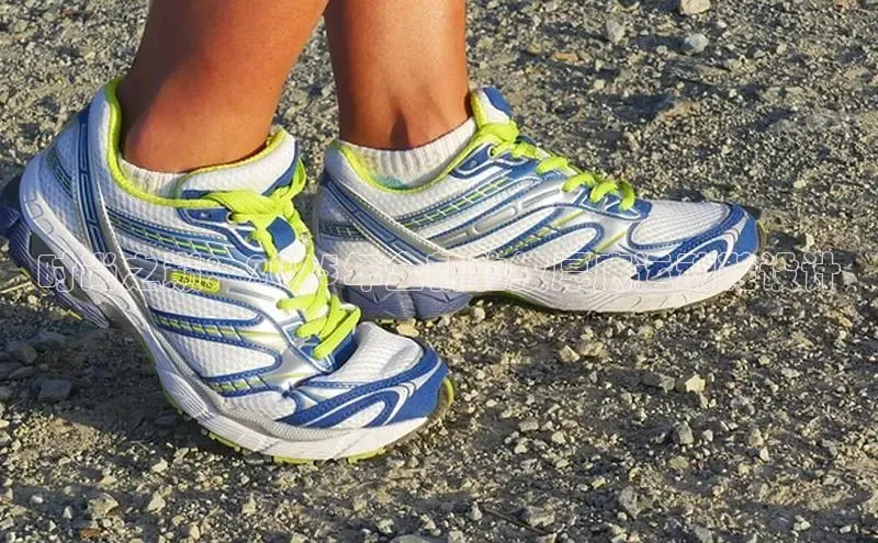 时尚之巅：2025年全新豹纹厚底运动鞋设计